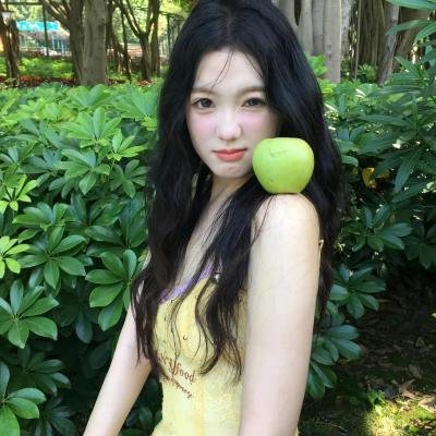 三个摩登女性